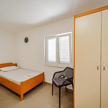 Apartament With Parking Space Trpanj, Peljesac - 24922 *